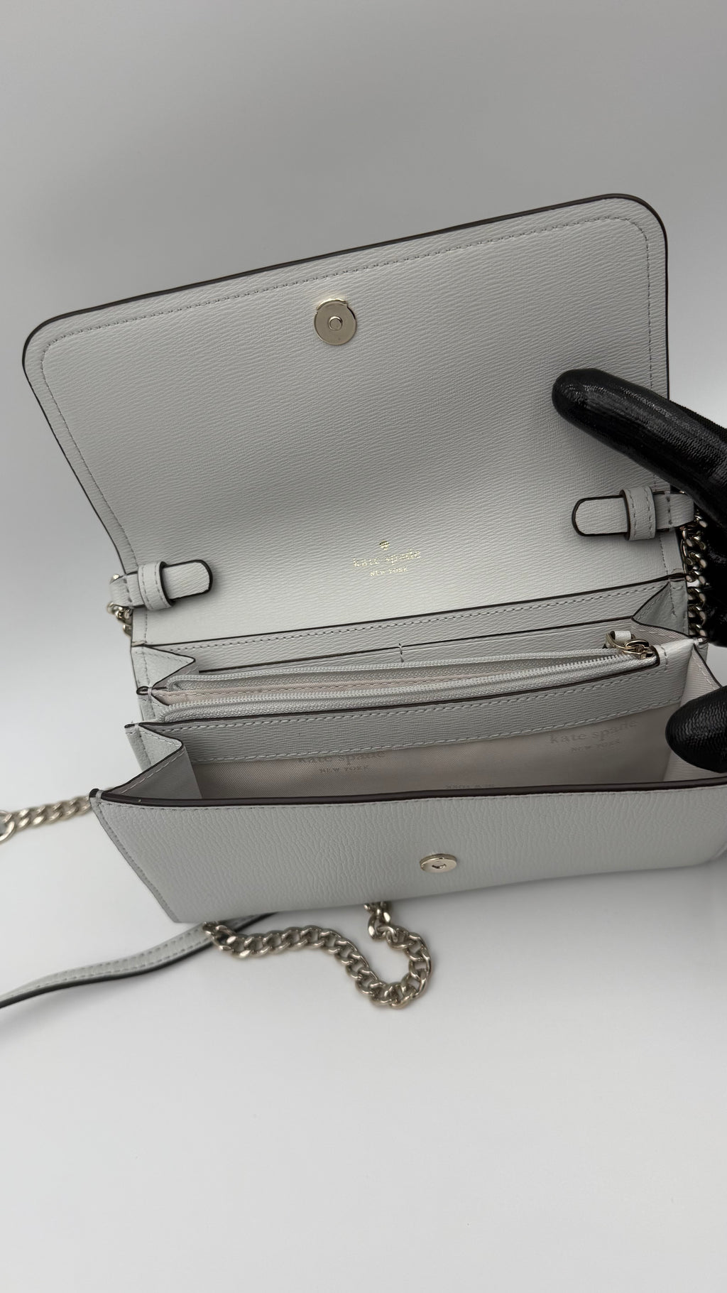 Kate Spade Wallet on Chain Crossbody – Light Grey (New With Tags)