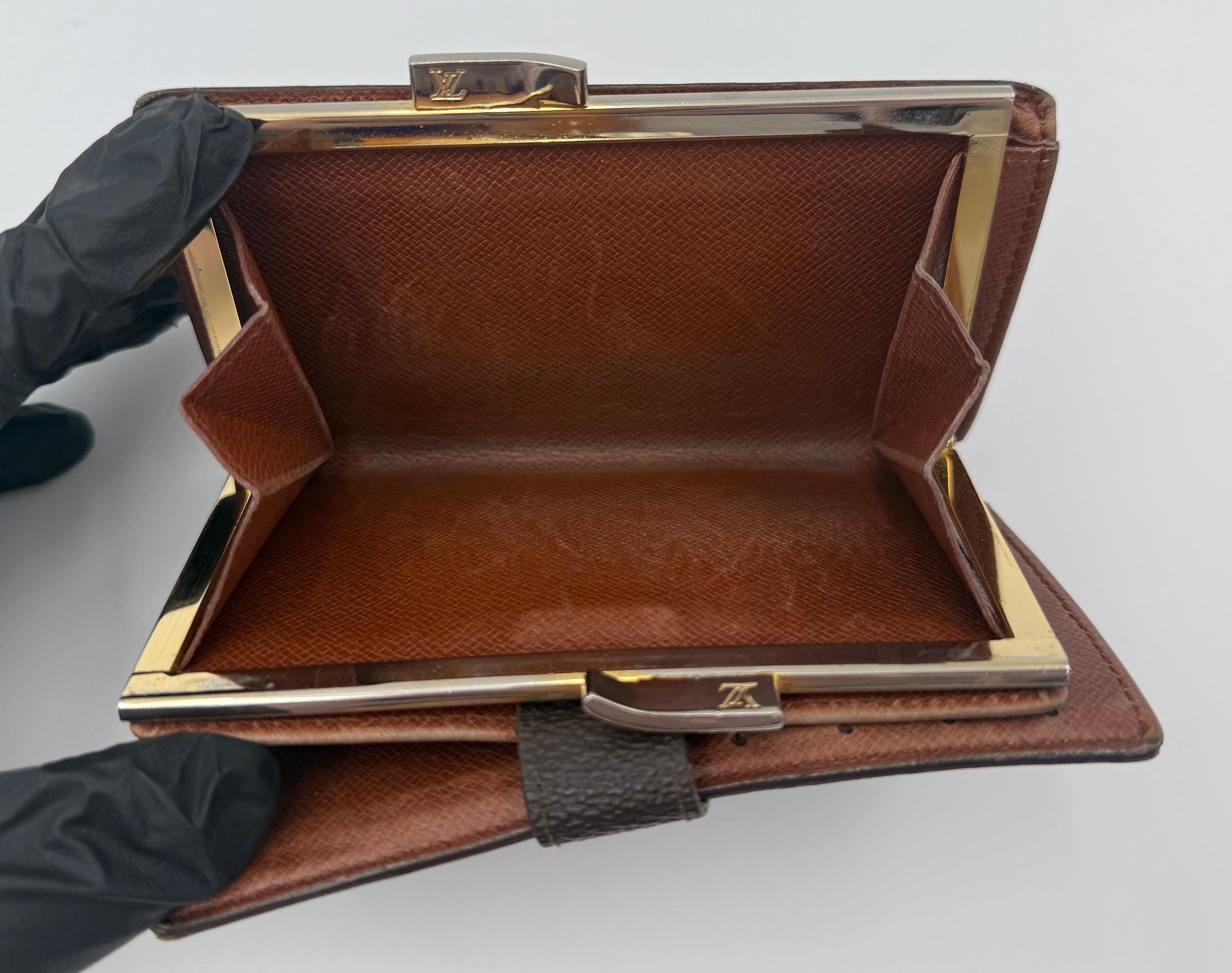 Louis Vuitton Porte-Monnaie Viennois Wallet – Monogram (Good Pre-Owned)