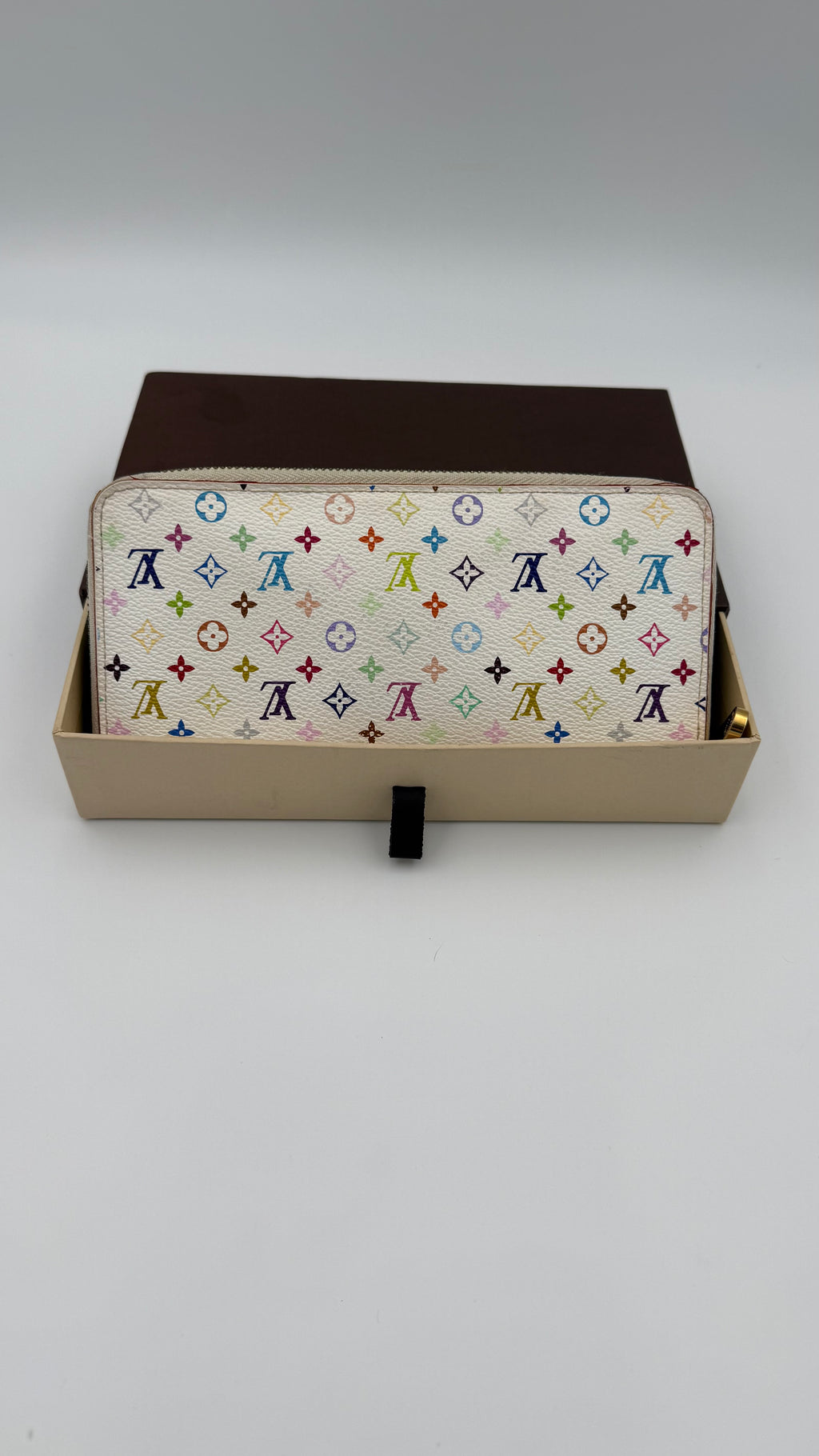 Louis Vuitton Takashi Murakami Multicolore Zippy Wallet – White (Good Pre-Owned)
